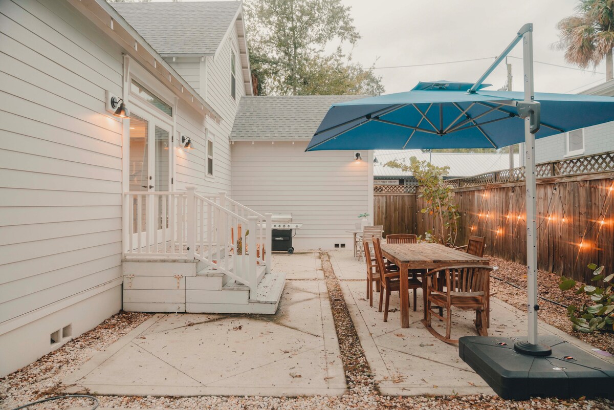 Garden and outdoor decor