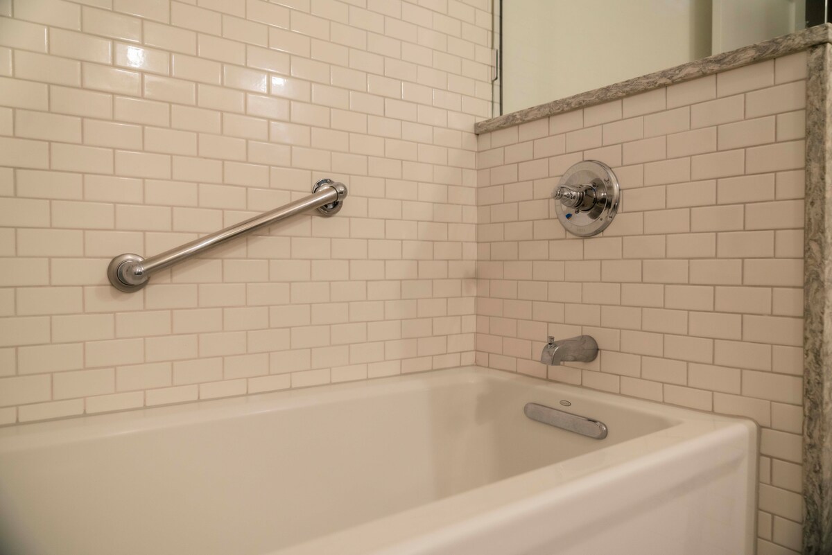 Second bathroom angle
