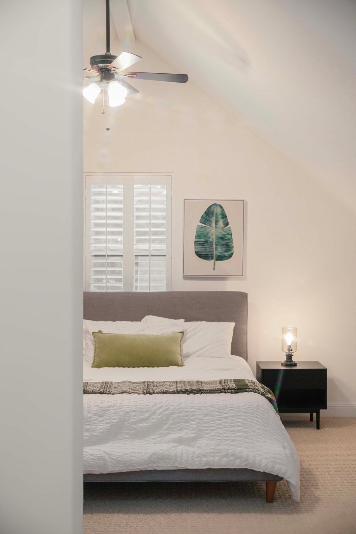 Second bedroom detail