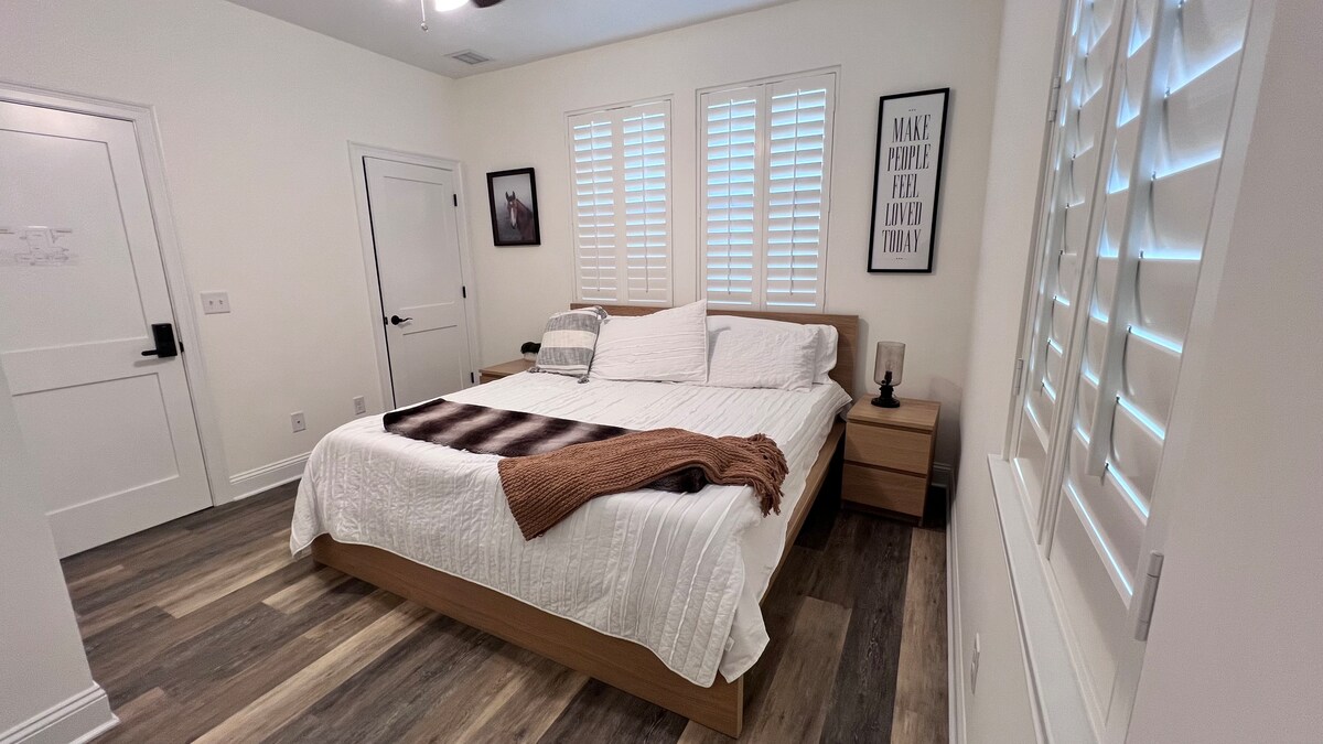 Third bedroom detail