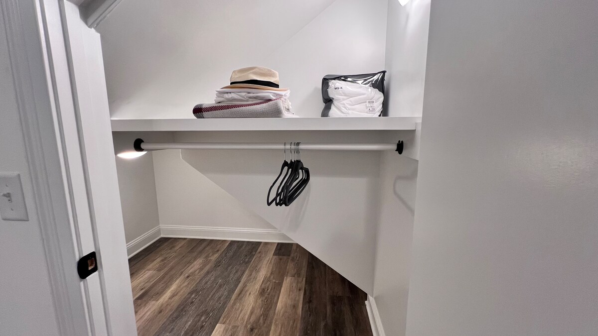 Third bedroom desk workspace
